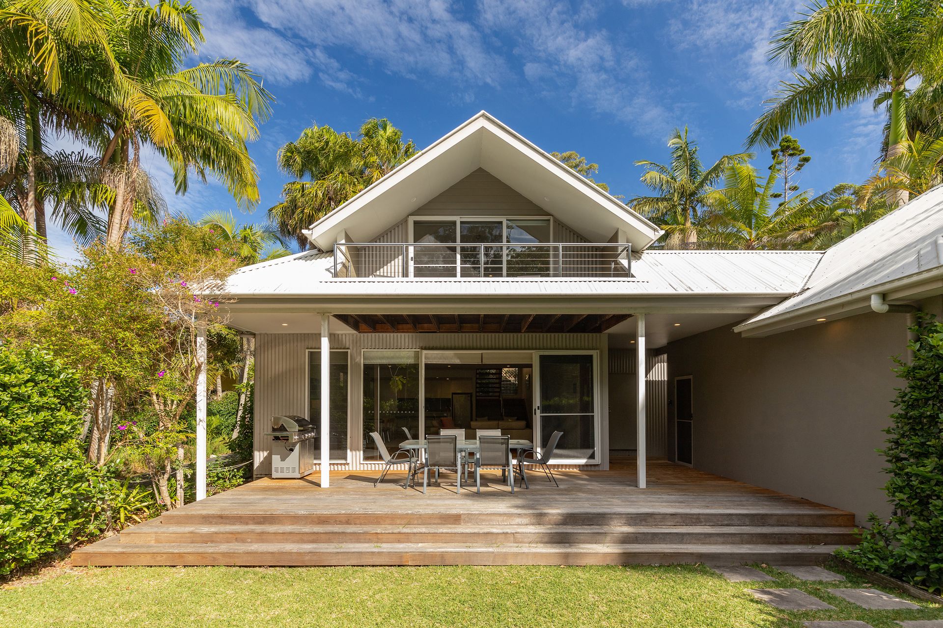 The Beach House Lizzie Pacific Palms Holidays